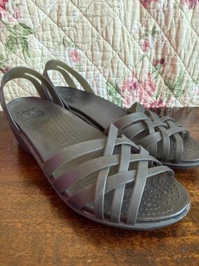 CROCS Women's Gray Woven Slingback Sandals